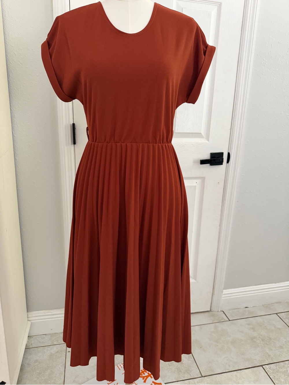 Rust Short-Sleeve Midi Dress - Casual Pleated Skirt